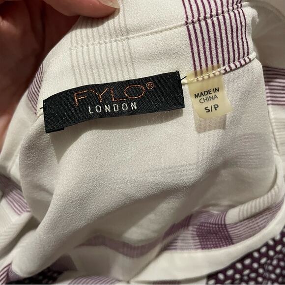 FYLO London Maroon White Plaid Chiffon Sheer‎ Button Front Top Blouse Small - Picture 2 of 7